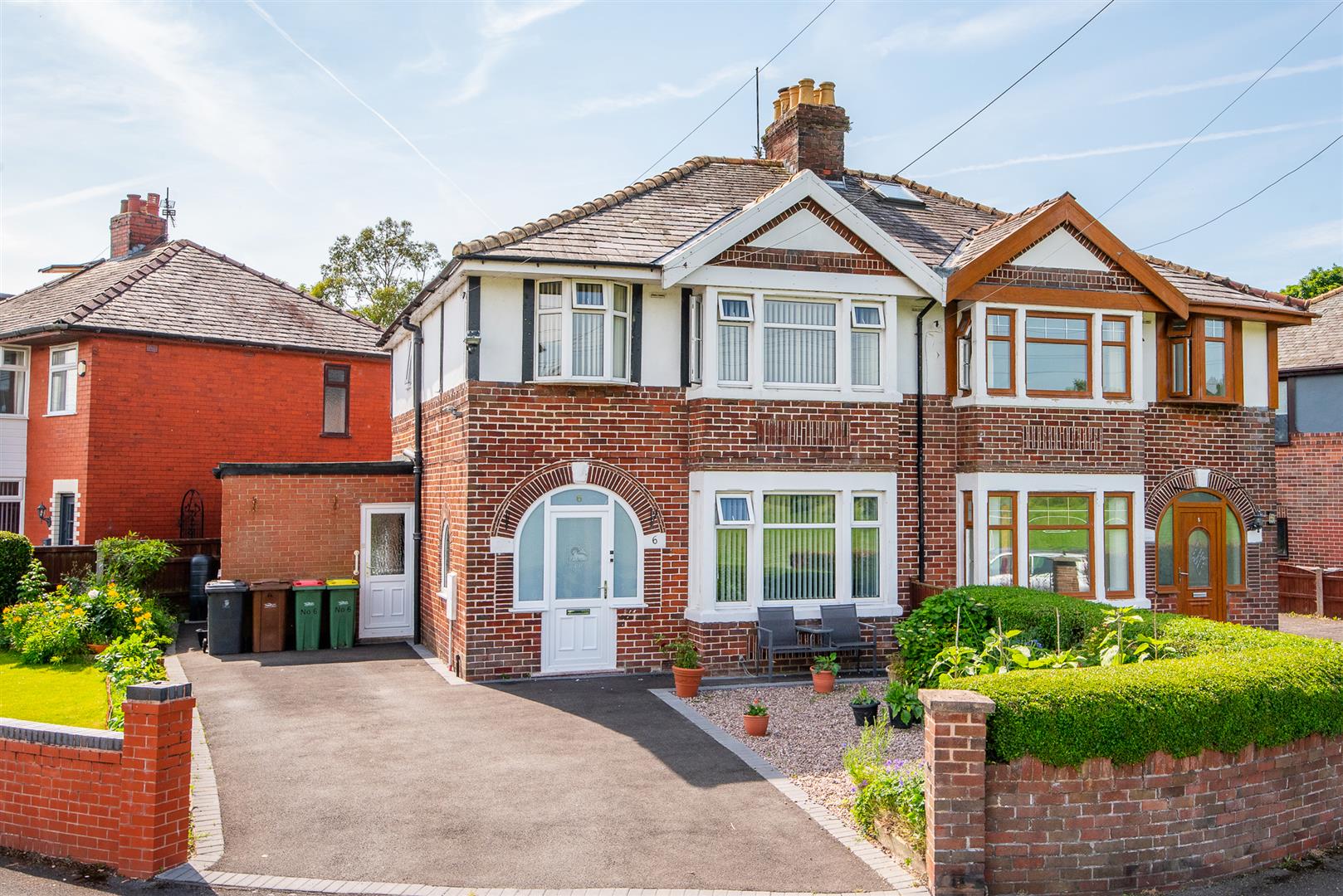 3 bed property in The Esplanade, Preston